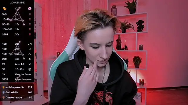 XXX chat uživo modela _Rein_ramm