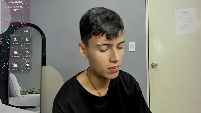 Show modela Astaroth_Grigori na web-kameri