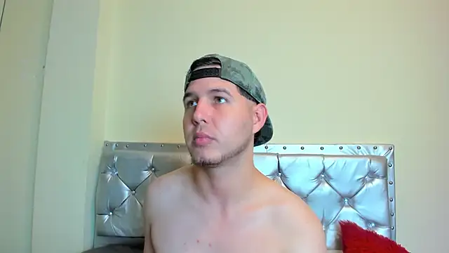 matthew_gill Show in webcam