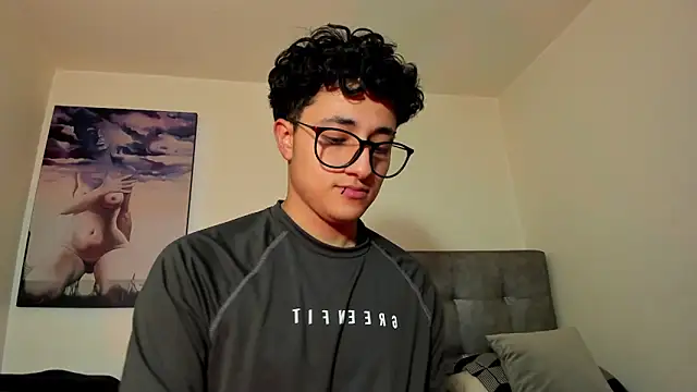 Adonibaskerville4 网络视讯表演