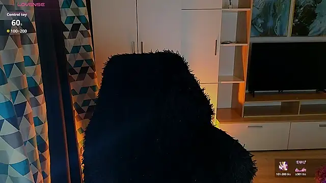 Chat +18 de MilanaOmg ao vivo