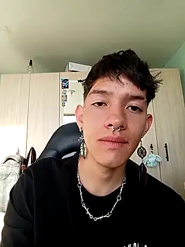 Chatroom XXX en direct de heyy_noah11