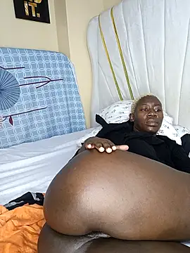 Chatroom XXX en direct de SquirtQueen16