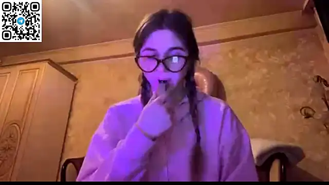 LovelySilk_63のライブXXXチャット