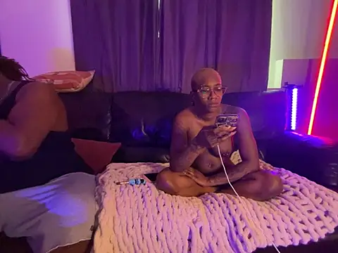 แชท XXX สดของ VixenCapri