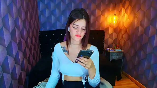 Czat XXX na żywo – LiaHarryis