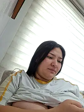 saritaa_8: διαδικτυακό σόου στην κάμερα