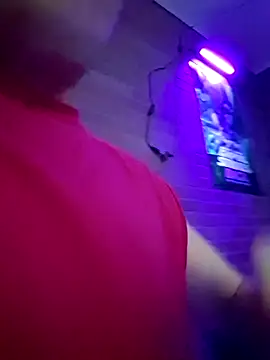 Pokazy przed kamerką – chronic_vibez