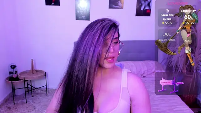 Valen_with_pussy webkamerás műsora