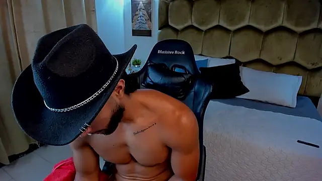 Emmet_CollinsJS Show in webcam