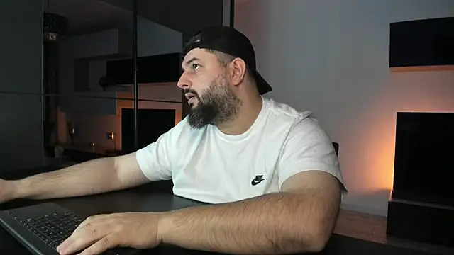 دردشة DravenPeak الجنسية المباشرة