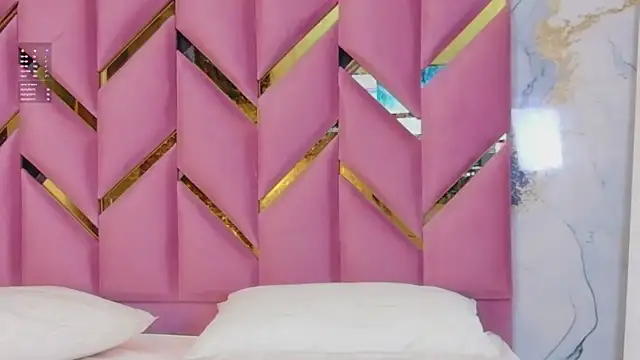 EbonyCoWorker's Live XXX Chat