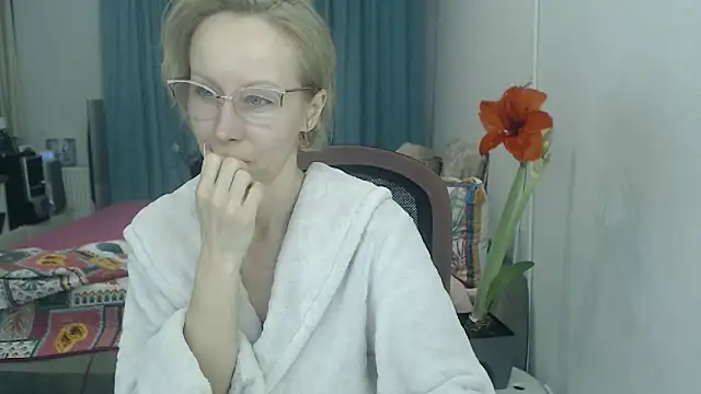 LuxuryNika Live XXX-chat