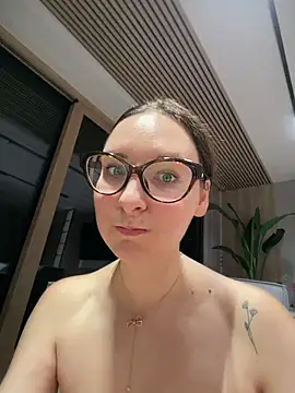 Pertunjukan Kamera Web The_Snowwhitee