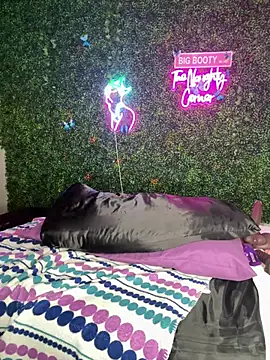 RenaThickAss: онлайн-секс-чат