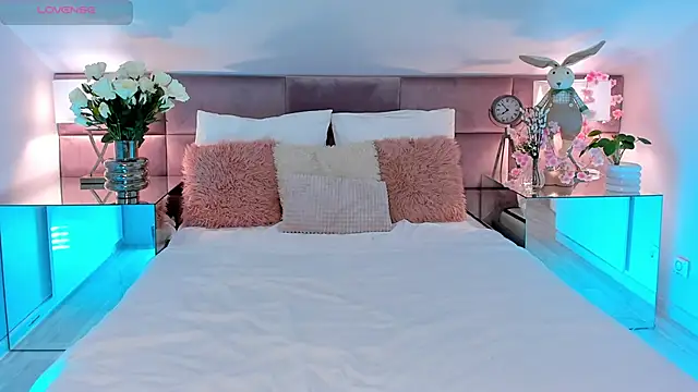 MiaMuse's Live XXX Chat