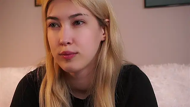 AngelicRice Adlı Modelin Canlı XXX Sohbeti