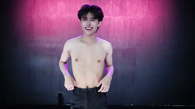 Queen-Vibe: διαδικτυακό σόου στην κάμερα