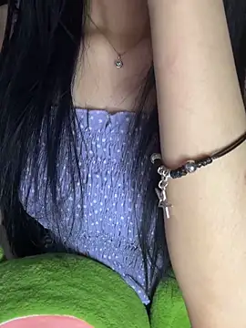 Yiyina_17 라이브 XXX 채팅