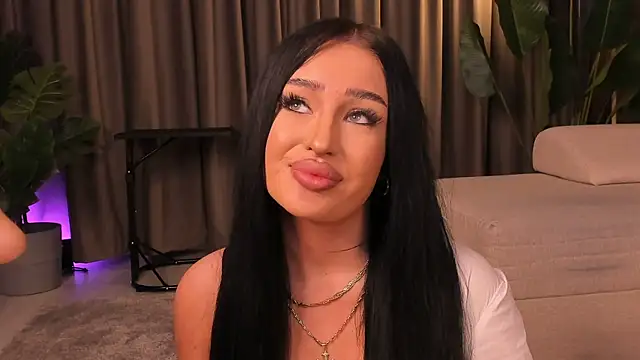 Chat XXX en directo de EmeraldKat