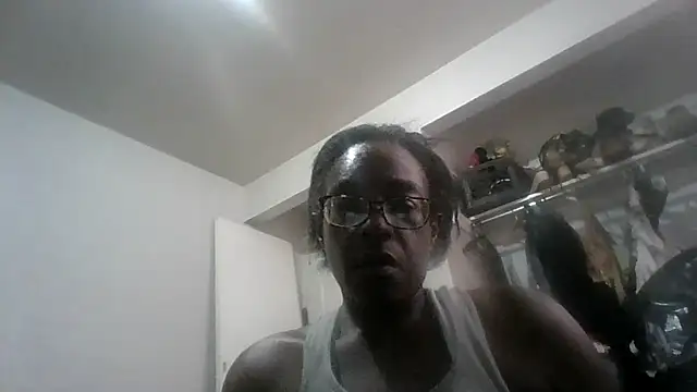 Show modela AcademicHuman67 na web-kameri