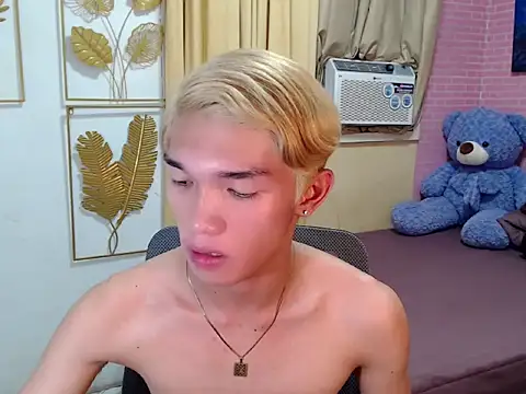 urasian_john18 Pertunjukan Webcam