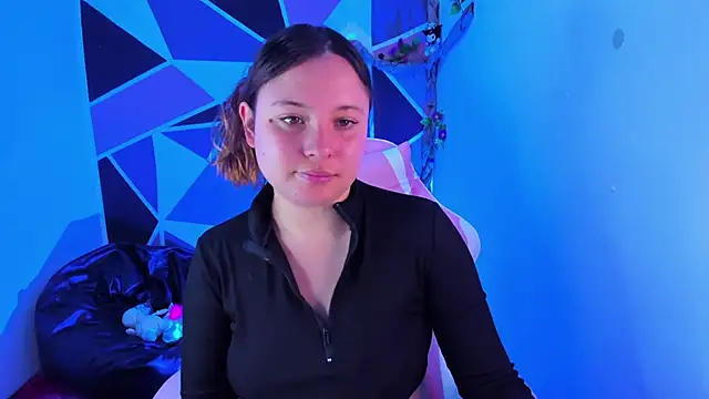 دردشة little_emma0 الجنسية المباشرة