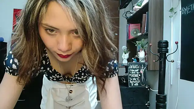 Dama_Scarlata18's Live XXX Chat