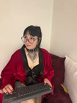 Ravenna666_ élő XXX-chatje