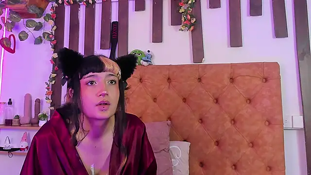 Pokazy przed kamerką – MeowMota_