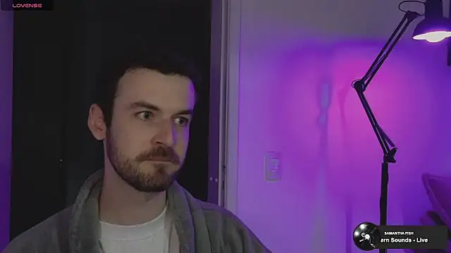 Chat XXX en directo de Breezee_