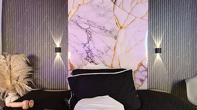 big_tits_in_your_face's Webcam Show