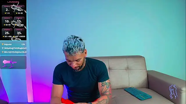 Valentiinoss 现场XXX聊天