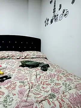 XXX chat uživo modela MiaForever1