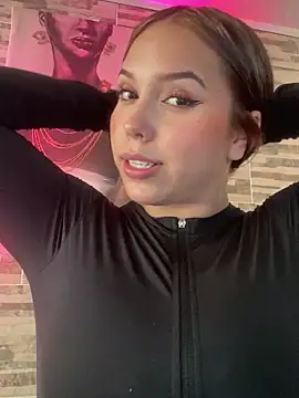 lunacandy_0 Adlı Modelin Canlı XXX Sohbeti