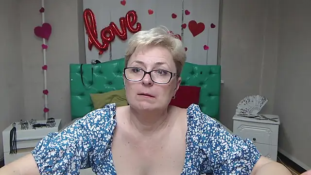 EmiliaGree: απευθείας συνομιλία ΧΧΧ