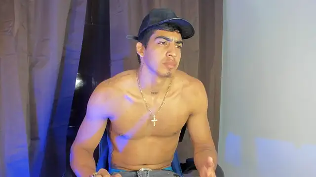 Milo_LatinBoy 即時 XXX 聊天