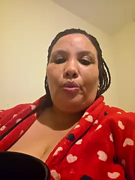 Show de Curvy-Nthabi_X na webcam