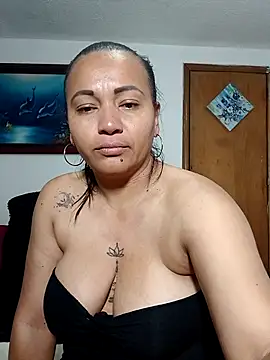 Czat XXX na żywo – agatha_sluttylatina