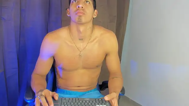 Chatroom XXX en direct de Milo_LatinBoy