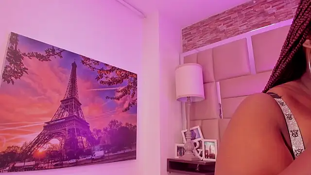 ShaniaBrownn – Naživo XXX chat