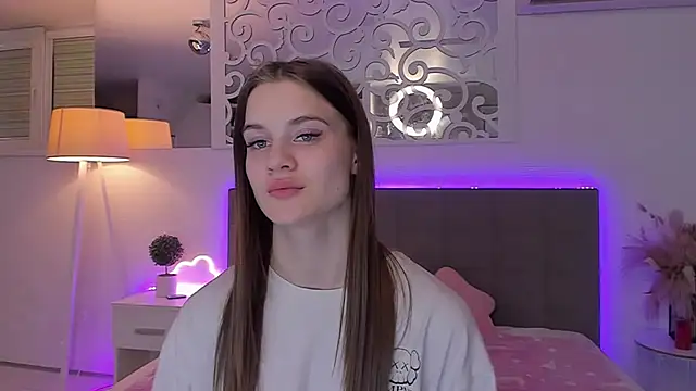 LuisaCloverのライブXXXチャット