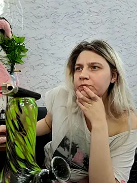 ScarletCallings_420's Live XXX Chat