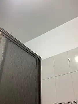 Chatroom XXX en direct de LilithMonette