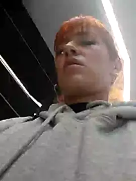 Xeena_ live XXX chat