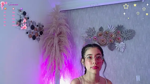 laraa_jeean's Live XXX Chat