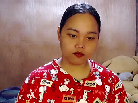 Pokazy przed kamerką – _Lylia