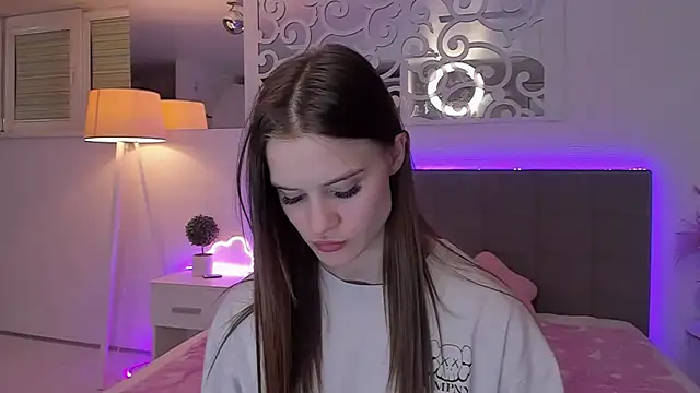 دردشة LuisaClover الجنسية المباشرة