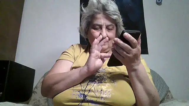 Chat XXX en directo de ExquisiteMature