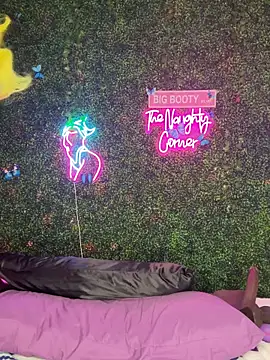 RenaThickAss Chat XXX in diretta